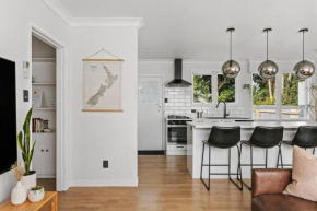 5min walk to CBD - Keyless Entry